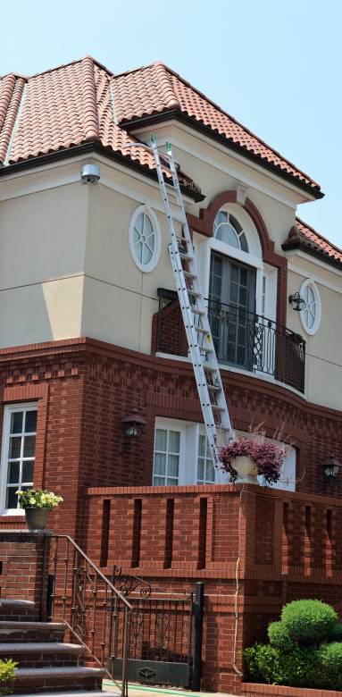 Réaliser une surélévation de maison avec La Maison Des Travaux d’Annemasse