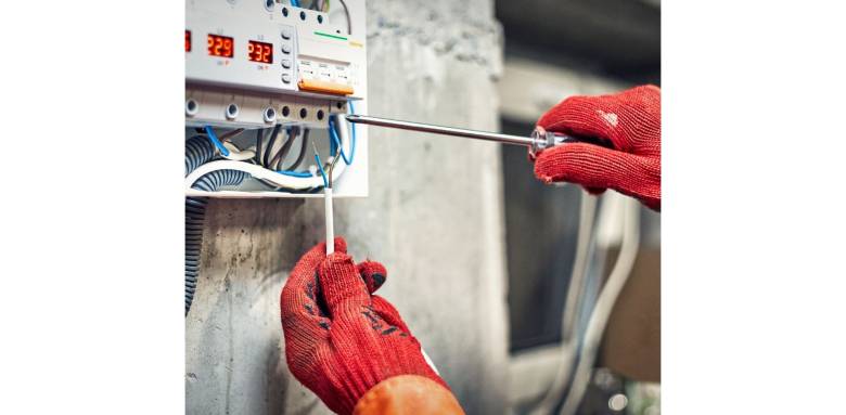 Installation électrique : comment associer sécurité, confort et finitions modernes ? – Thue et Mue 14740