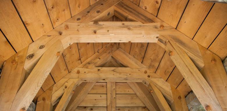 Techniques de rénovation de charpente
