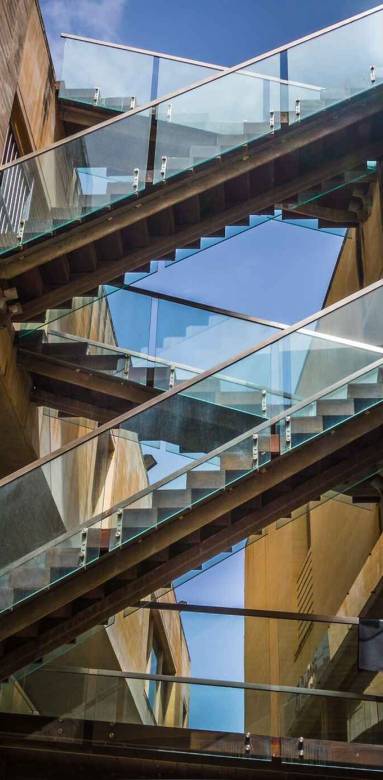 Escalier suspendu