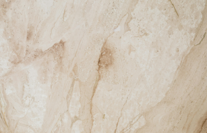 Traiter humidité avant rénovation
