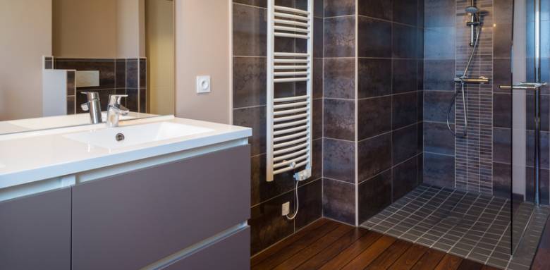 Coût rénovation salle de bain moyenne milieu de gamme - Montauban 82