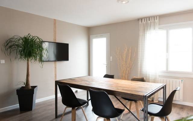 Transformation d’une maison en agence immobilière – Projet Vivre Ici aux Sorinières (44840)- bureaux