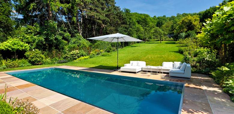 Une piscine dont vous profiterez dès les premiers rayons de soleil