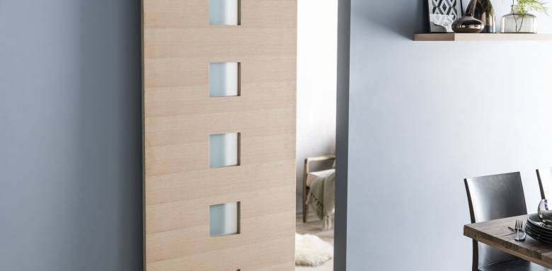 Porte coulissante couloir bois avec alignement vitré