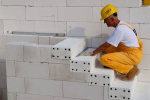 Pose de blocs de béton cellulaire 