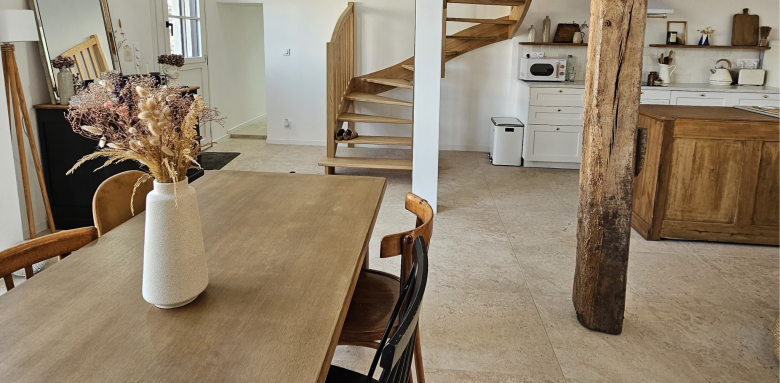 Rénover une maison ancienne : moderniser sans perdre son âme