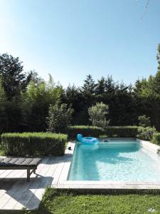 Piscine semi-enterrée 