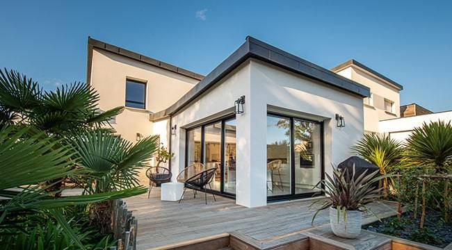 Extension de maison en parpaings et grandes baies vitrées - Arras 62