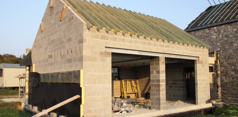 Construire un garage près de Tours.