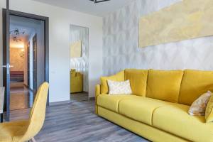 Utilisation des miroirs dans un salon