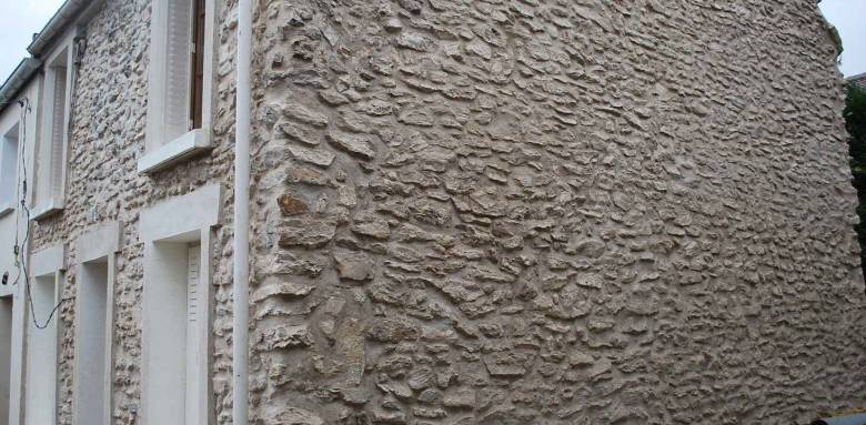 Rénovation d'une maison en pierre à Claye Souilly (77)