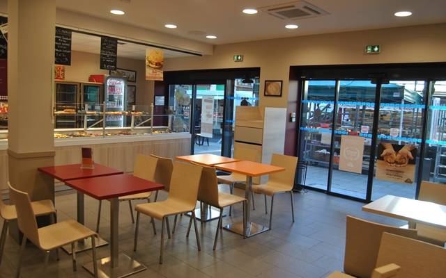 Portes automatiques commerce-boulangerie-agencement commerce