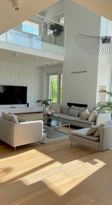  Tendances déco 2022 - salon avec meubles couleur écrue - Bouc-Bel-Air-13