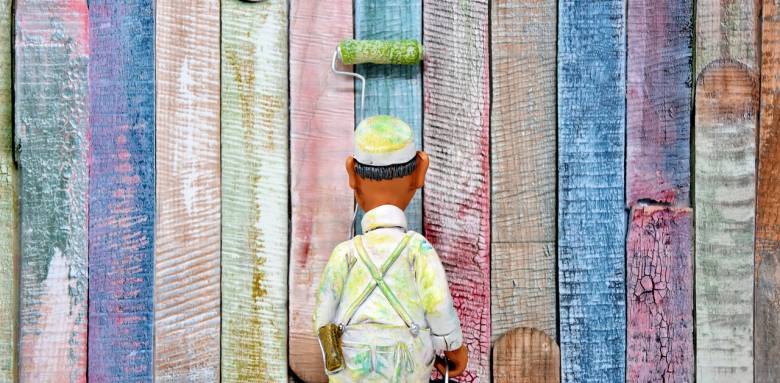 Pour obtenir un résultat optimal, il est indispensable de bien préparer le mur avant de le repeindre.