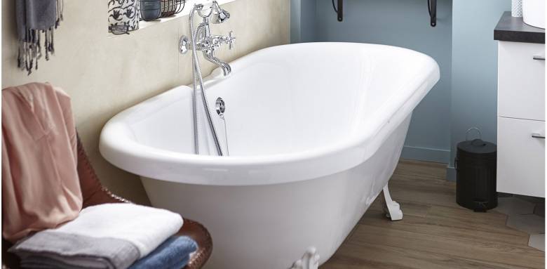 baignoire îlot acrylique pieds de lion