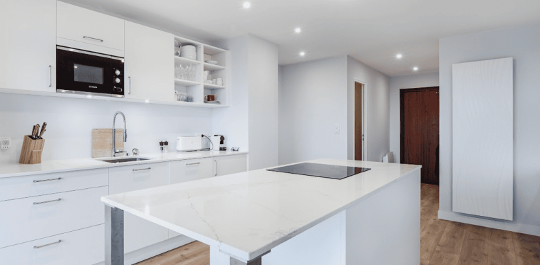 Îlot central de cuisine avec plaque de cuisson - Cholet 49