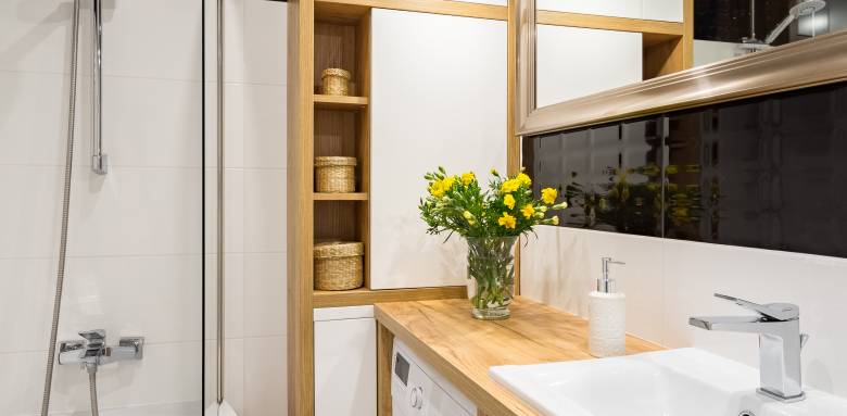 Petite baignoire ave douche petite salle de bain