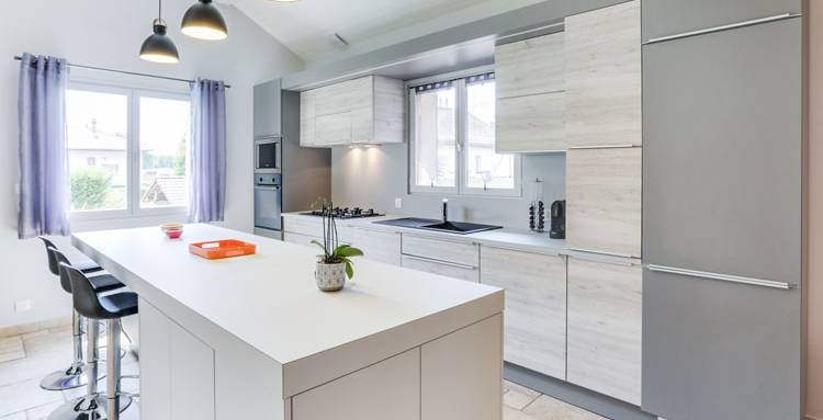 Aménagement de cuisine avec îlot central convivial - Cholet 49