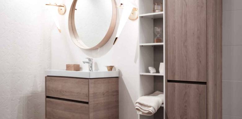 Une petite salle de bains Poissy