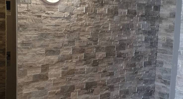  Parement mural dans une entrée d'immeuble d'habitation - Brie-Comte-Robert 77170