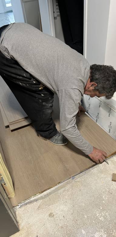 pose d'un parquet stratifié à Issy-les-Moulineaux