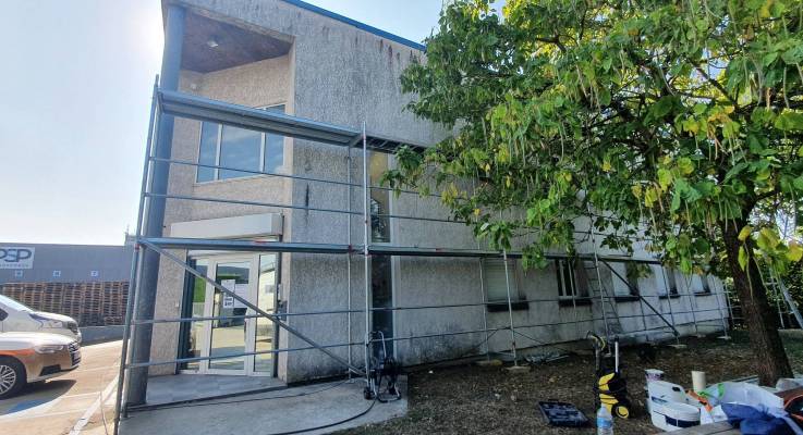 Préparation de chantier de ravalement de façade sur locaux professionnels - Brie-Comte-Robert 77170