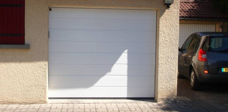 Porte de garage en aluminium - Nantes 44