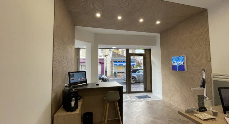Espace d'accueil de l'agence immobilière après travaux(Cabourg 14390)
