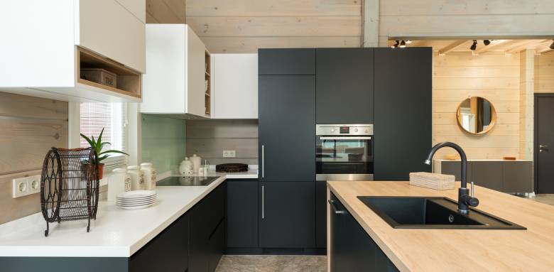 Cuisine moderne dans une maison ossature bois - Lille 59