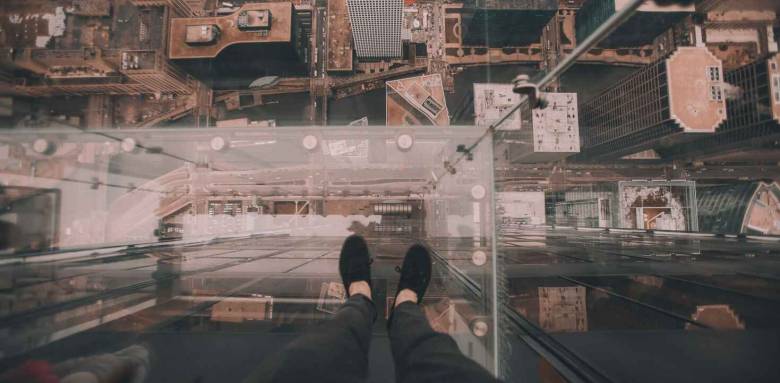 plancher de verre dans un building 