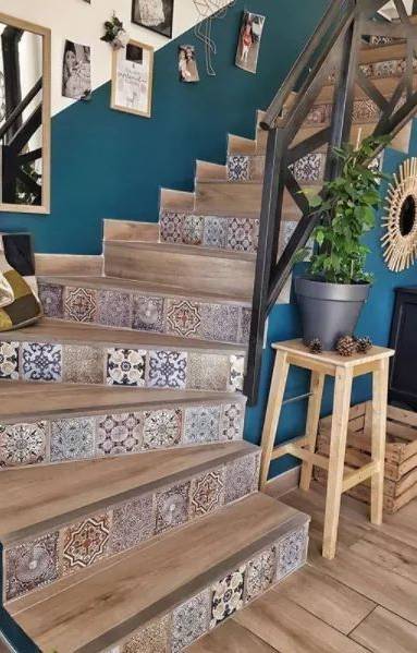 Habillage de contre marche avec carreaux de ciment
