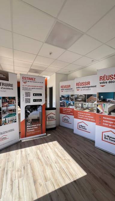 Vue d’ensemble du stand salon La Maison Des Travaux – prêt pour la Foire Expo 2025