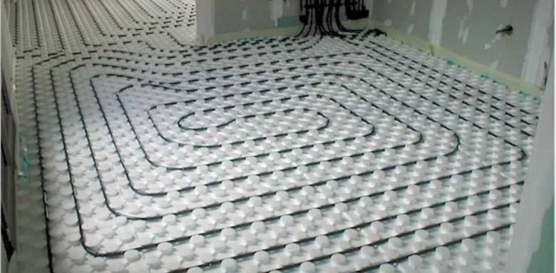 Plancher chauffant à eau chaude