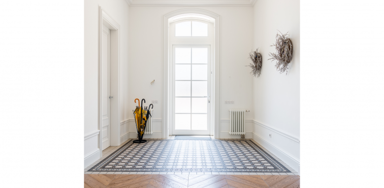 Mélanger deux types de sol pour donner du charme à sa maison - 14400 Longues-sur-Mer
