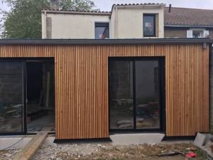 Extension avec son bardage bois en Douglas - Nantes 44