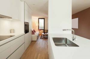 Installer du parquet dans la cuisine à Chilly-Mazarin