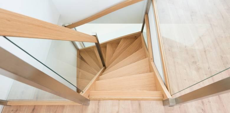 escalier bois et verre