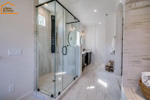 Remplacer une baignoire par une douche italienne : un chantier rapide pour gagner en confort