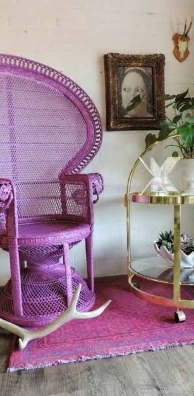 Fauteuil Emmanuelle repeint en violet