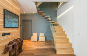 Rénovation d'un Escalier en Bois sur Mesure : Un Nouveau Souffle pour Votre Intérieur