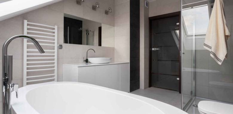 Installer une douche et baignoire à Alès 
