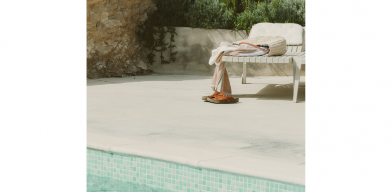 Plage de piscine à Ornans