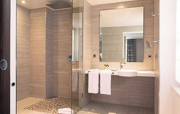 Salle de bain d'hôtel
