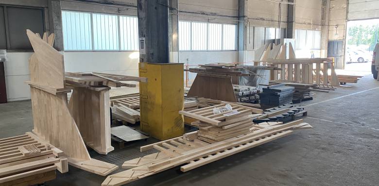 Zone de départ clients des escaliers qui seront montés sur place 