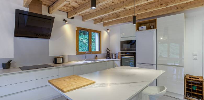 grand carreaux de carrelage pour une belle crédence