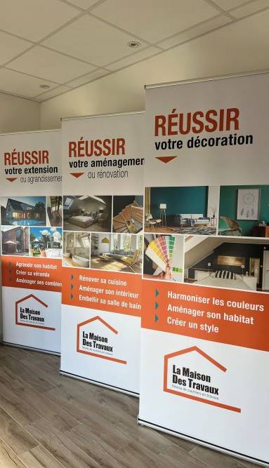 Stand LMDT – Panneaux "Réussir votre rénovation, décoration, extension"