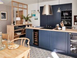 Tendances déco 2022 - mobilier de cuisine et verrière intérieure en bois - Bouc-Bel-Air-13