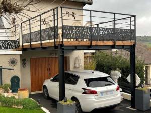 Terrasse sur pilotis Cenon