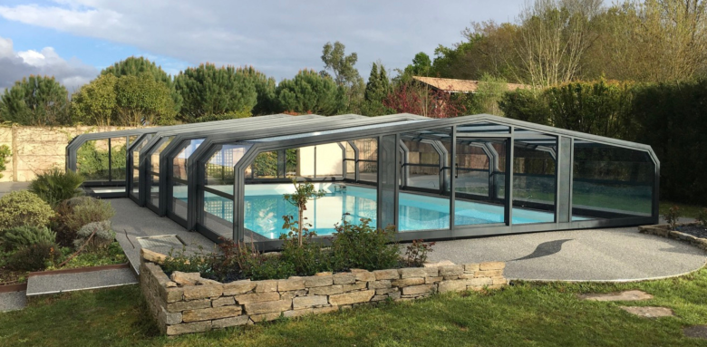  Piscine Jura - abri